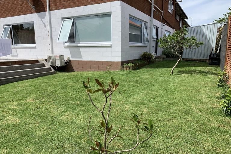 Photo of property in 4/87 Ocean View Road, Hillcrest, Auckland, 0627