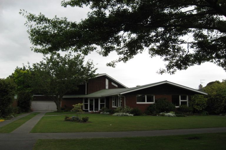 Photo of property in 14 Burnside Crescent, Burnside, Christchurch, 8053