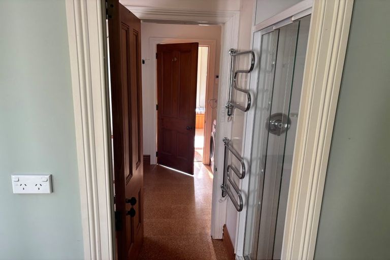 Photo of property in 12 Fairview Crescent, Kelburn, Wellington, 6012