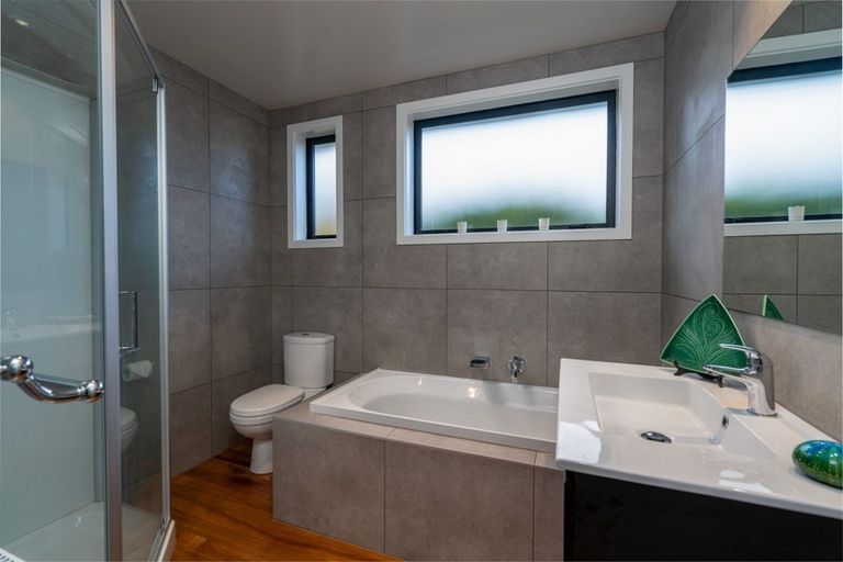 Photo of property in 14 Hinerau Grove, Waipahihi, Taupo, 3330