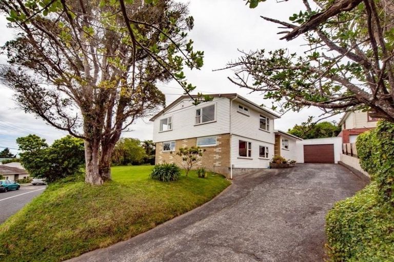 Photo of property in 92 Clifford Road, Johnsonville, Wellington, 6037