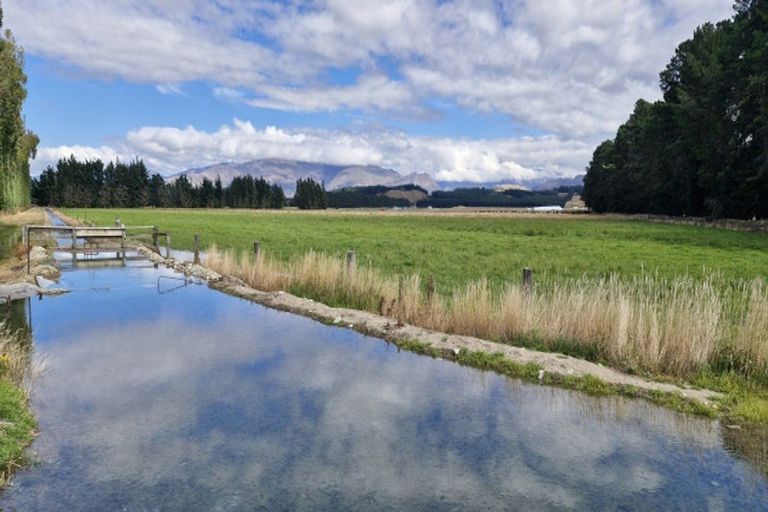Photo of property in 481 Camp Hill Road, Hawea Flat, Wanaka, 9382