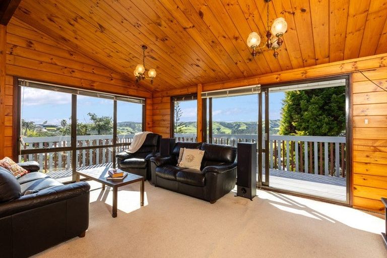 Photo of property in 13 Rautawhiri Road, Helensville, 0800