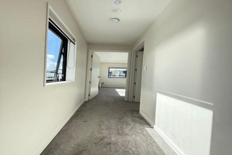 Photo of property in 16 Kapehu Road, Silverdale, 0932