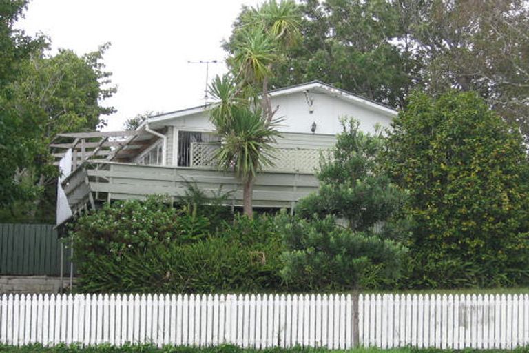 Photo of property in 118 Sturges Road, Henderson, Auckland, 0612