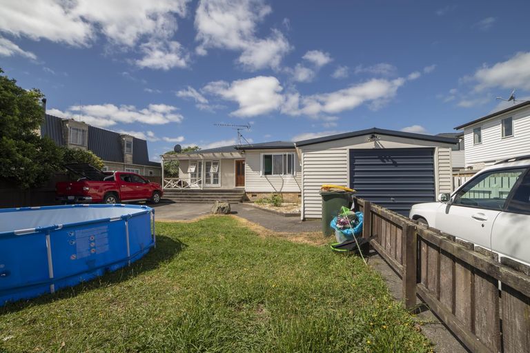 Photo of property in 1/52 Takanini Road, Takanini, 2112