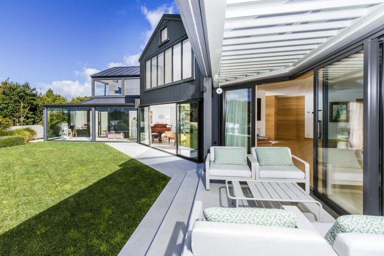 Photo of property in 19 Brighton Terrace, Mairangi Bay, Auckland, 0630