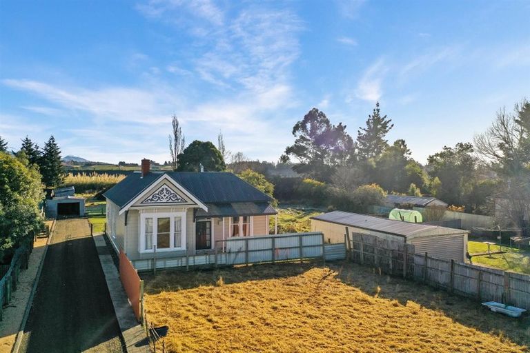 Photo of property in 48 Timaru Road, Waimate, 7924