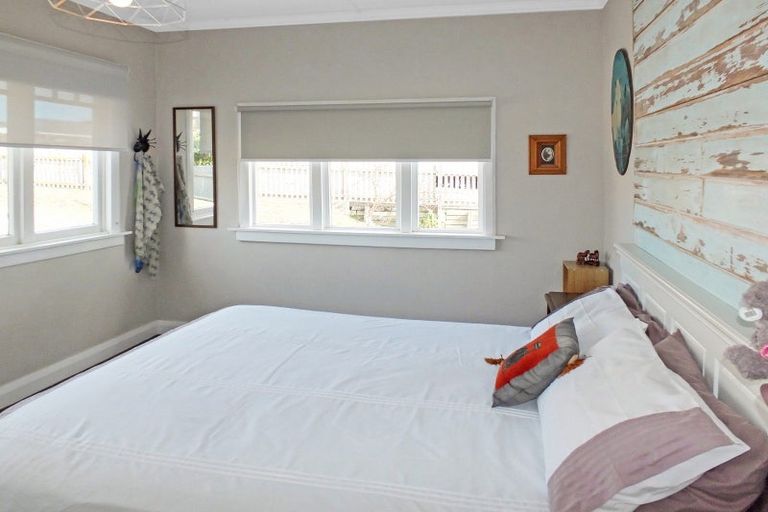 Photo of property in 15 Roore Street, Foxton Beach, Foxton, 4815