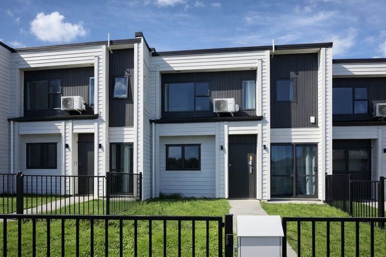 Photo of property in 2d Melleray Place, Randwick Park, Auckland, 2105