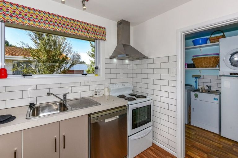 Photo of property in 2/6 Nanette Street, Upper Riccarton, Christchurch, 8041