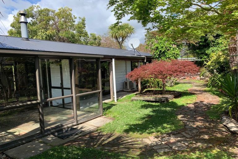 Photo of property in 1a Karaka Grove, Waikanae, 5036