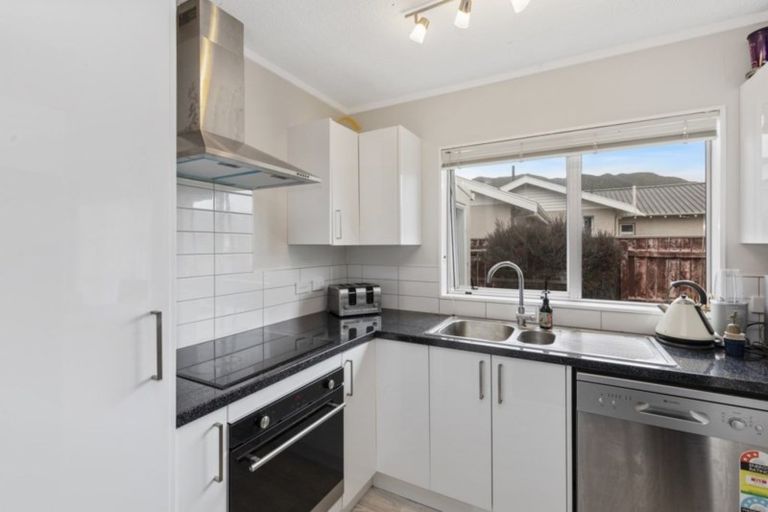 Photo of property in 1/7 Brook Street, Waiwhetu, Lower Hutt, 5010