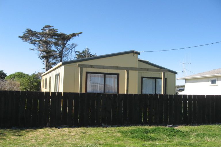 Photo of property in 17 Rangitane Street, Himatangi Beach, Foxton, 4891