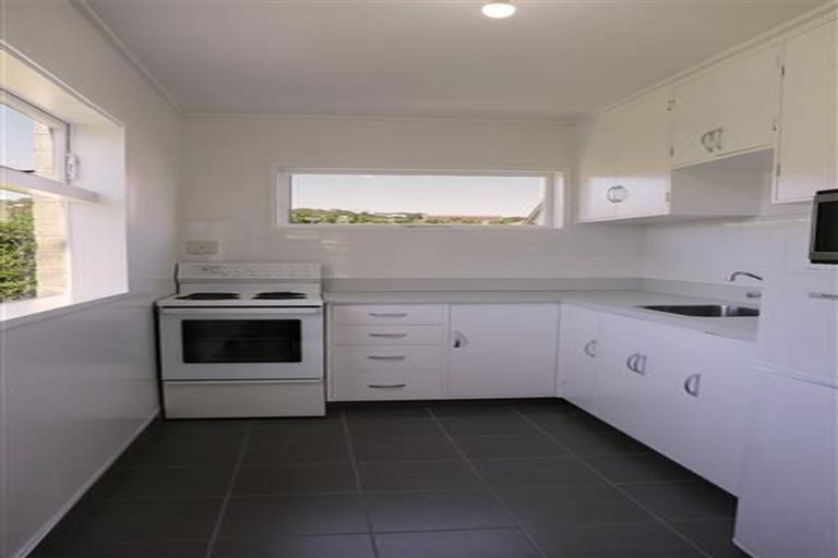 Photo of property in 17a Strathmore Avenue, Strathmore Park, Wellington, 6022