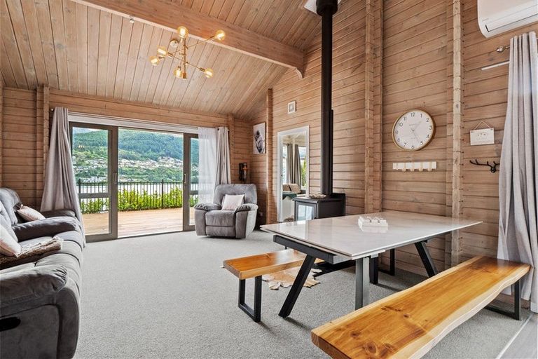 Photo of property in 25 Oregon Drive, Kelvin Heights, Queenstown, 9300