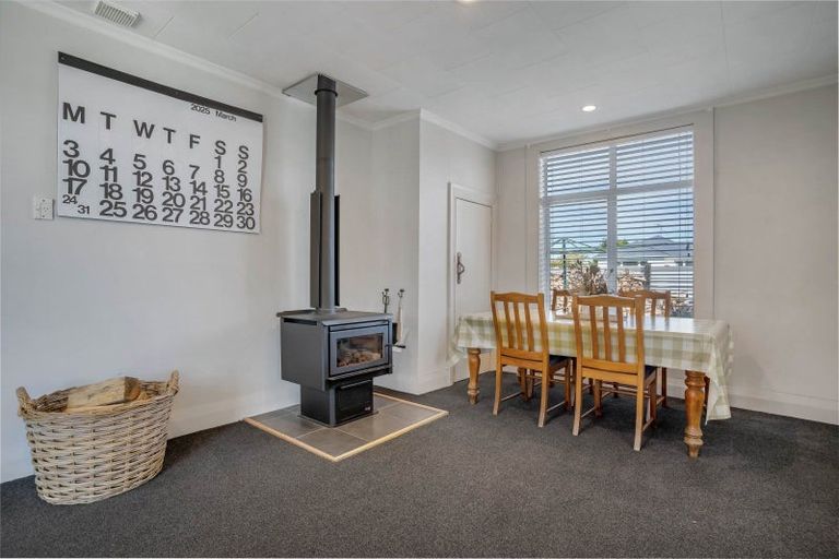 Photo of property in 44 Queen Street, Winton, 9720