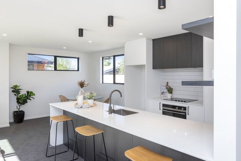 Photo of property in 2/47 Sturrocks Road, Redwood, Christchurch, 8051