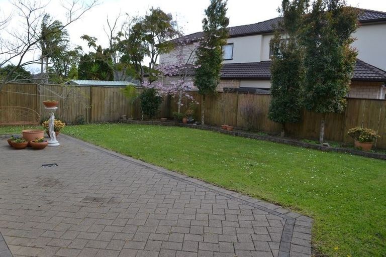 Photo of property in 14 Bridgefield Crescent, Flat Bush, Auckland, 2016