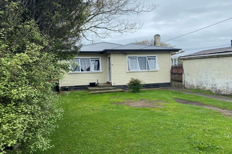 Photo of property in 66 Domett Street, Waitara, 4320