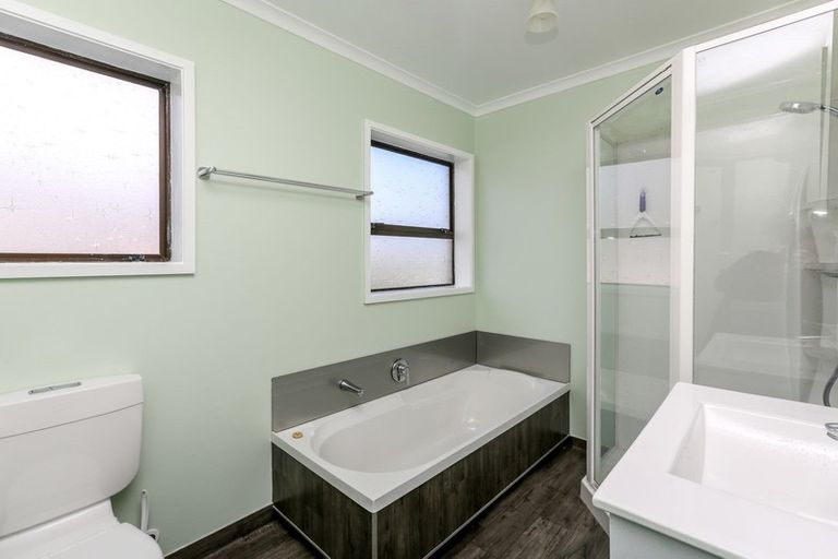 Photo of property in 13 Virginia Place, Whalers Gate, New Plymouth, 4310