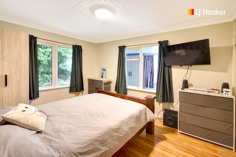 Photo of property in 15 Porterfield Street, Macandrew Bay, Dunedin, 9014