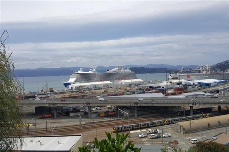 Photo of property in 12 Grosvenor Terrace, Thorndon, Wellington, 6011