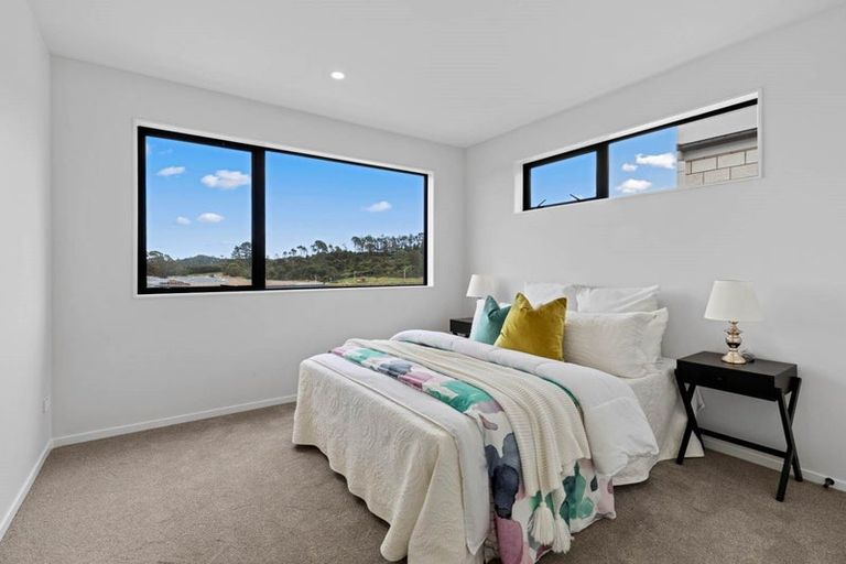 Photo of property in 43 Sunnyheights Road, Orewa, 0931