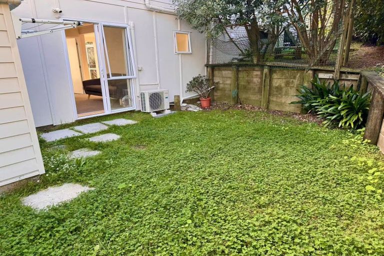 Photo of property in 1/3 Manutara Avenue, Forrest Hill, Auckland, 0620