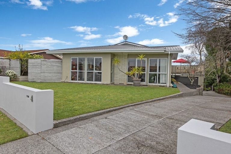 Photo of property in 4 Evelyn Place, Welbourn, New Plymouth, 4310