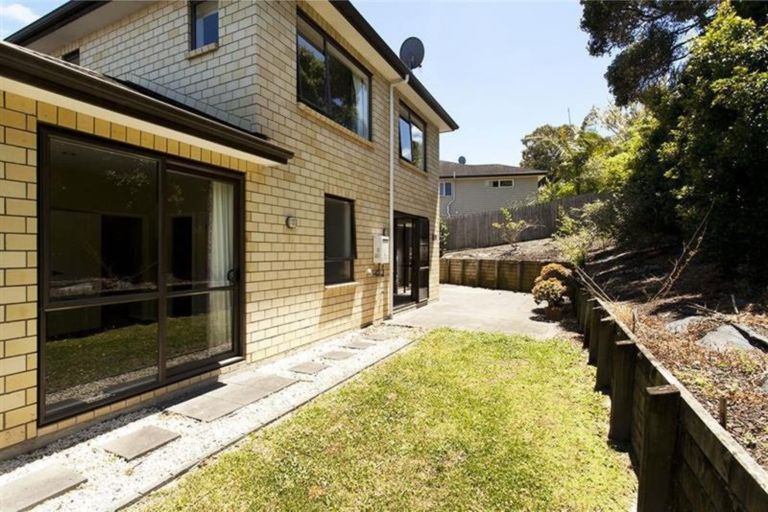 Photo of property in 13 Keating Rise, Northcross, Auckland, 0632