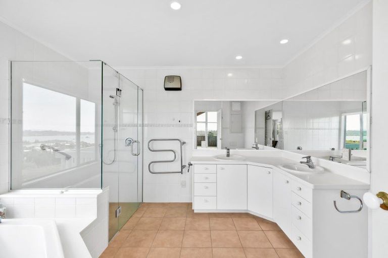 Photo of property in 28 Kurapari Road, Kerikeri, 0294