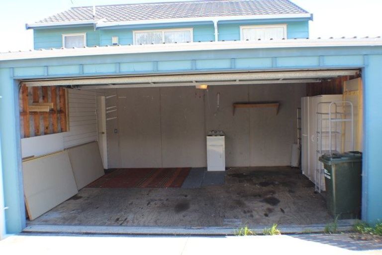 Photo of property in 18 Morere Street, Titahi Bay, Porirua, 5022