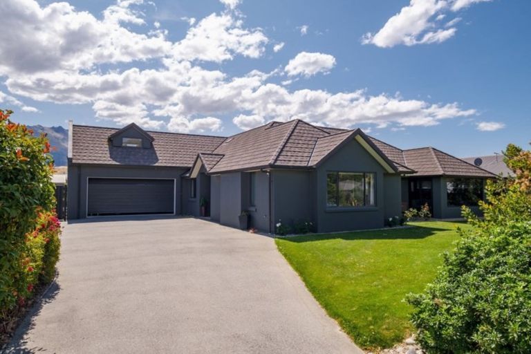 Photo of property in 21 De Bettencor Place, Mount Pisa, Cromwell, 9383