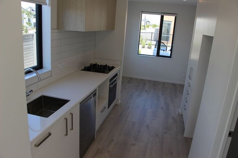 Photo of property in 11 Ngakoro Road, Karaka, Papakura, 2113