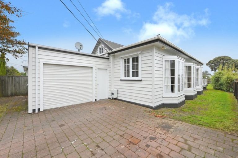 Photo of property in 42 York Street, Moera, Lower Hutt, 5010