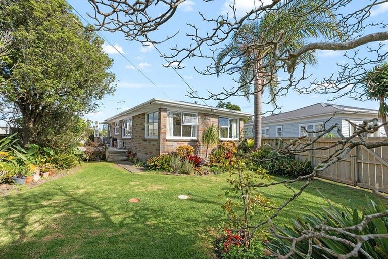 Photo of property in 203 Parkhurst Road, Parakai, 0830