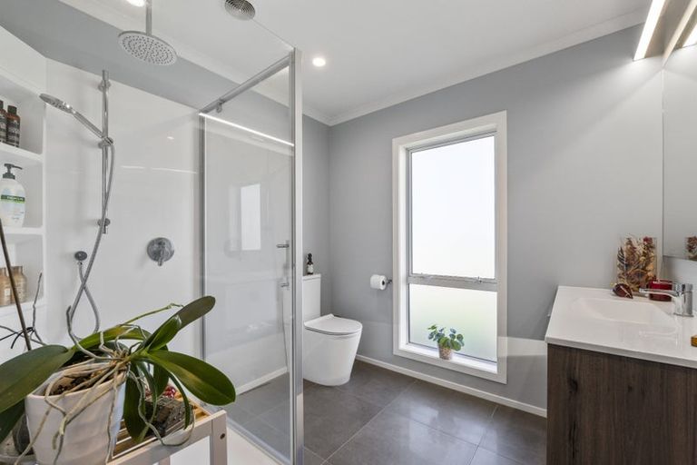 Photo of property in 7 Cross Street, Lepperton, New Plymouth, 4373