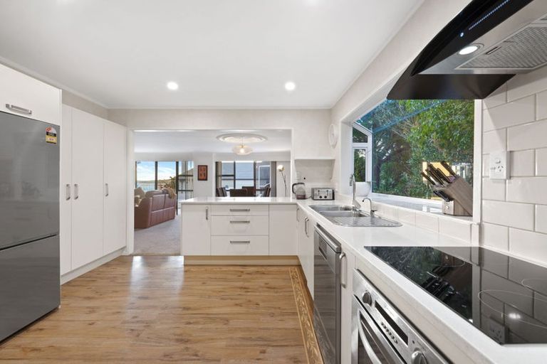 Photo of property in 2/9 Takutai Avenue, Bucklands Beach, Auckland, 2012