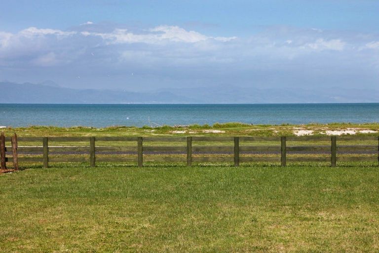 Photo of property in 861 East Coast Road, Kaiaua, Pokeno, 2473