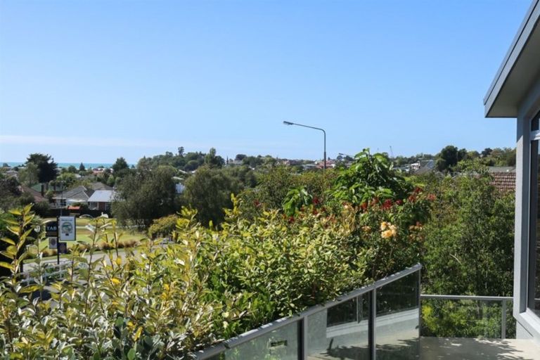 Photo of property in 92 Douglas Street, Highfield, Timaru, 7910