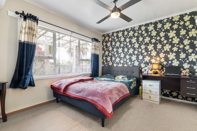 Photo of property in 10 Princess Street, Takanini, 2112