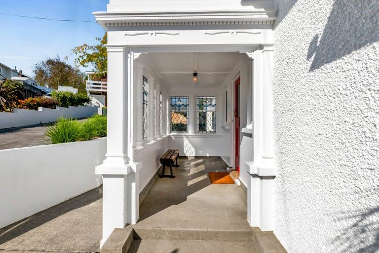 Photo of property in 6 Ridge Lane, New Plymouth, 4310