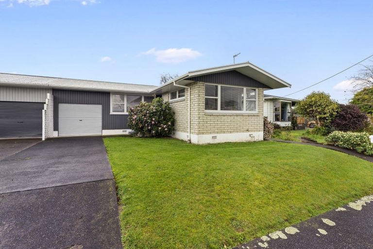 Photo of property in 26 Karaka Crescent, Levin, 5510