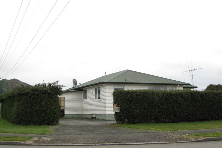 Photo of property in 14 Milton Street, Murchison, 7007