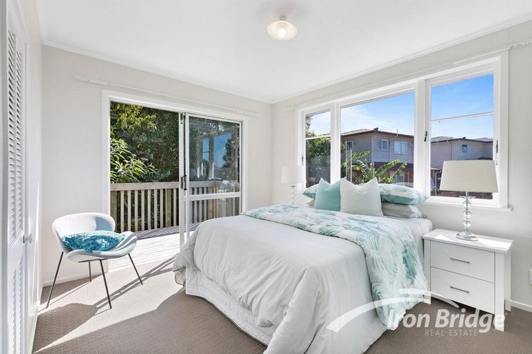 Photo of property in 64 Colwill Road, Massey, Auckland, 0614