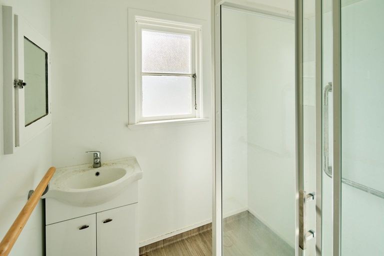 Photo of property in 6 Cunliffe Street, Johnsonville, Wellington, 6037