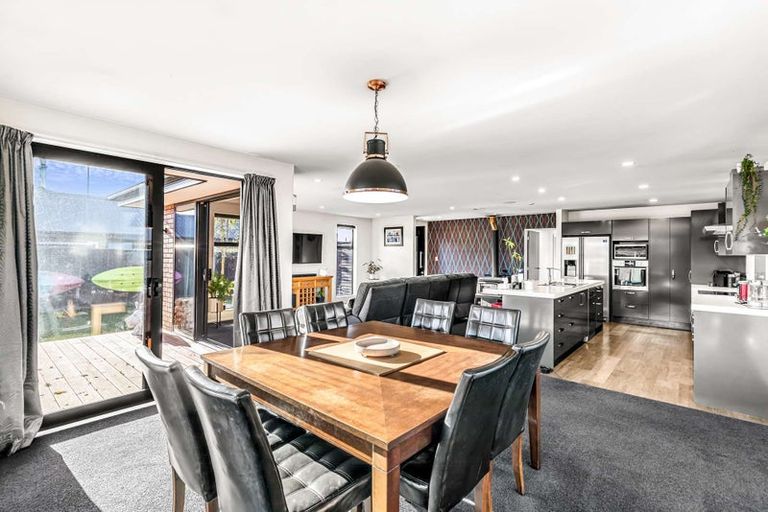 Photo of property in 8 Stonebridge Lane, Oxford, 7430