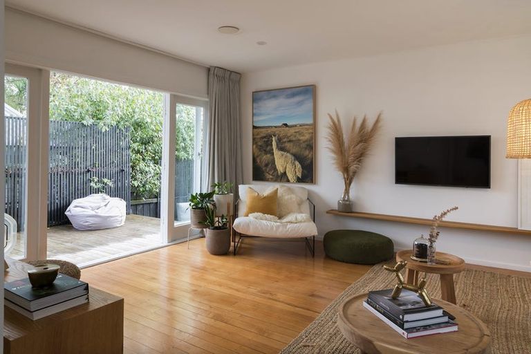 Photo of property in 42b Sherwood Avenue, Te Atatu South, Auckland, 0610