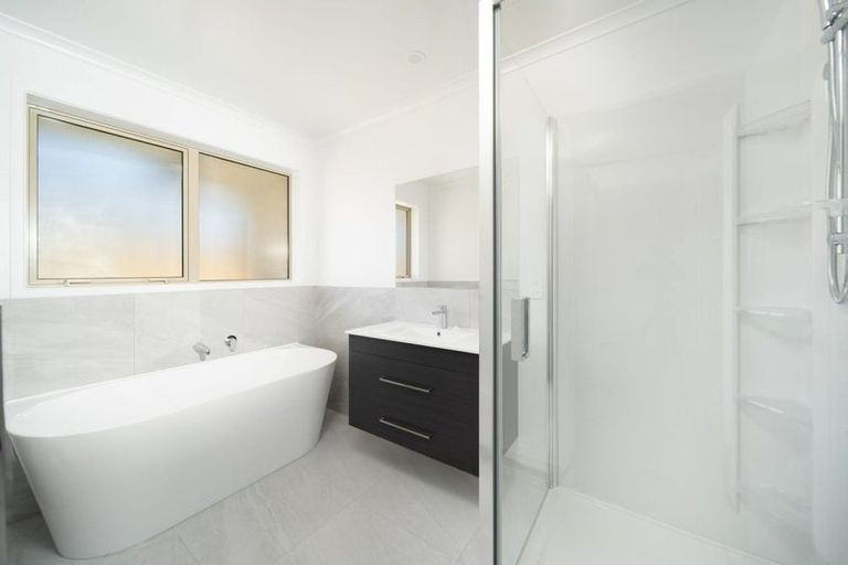 Photo of property in 91 Kaurinui Crescent, One Tree Point, 0118